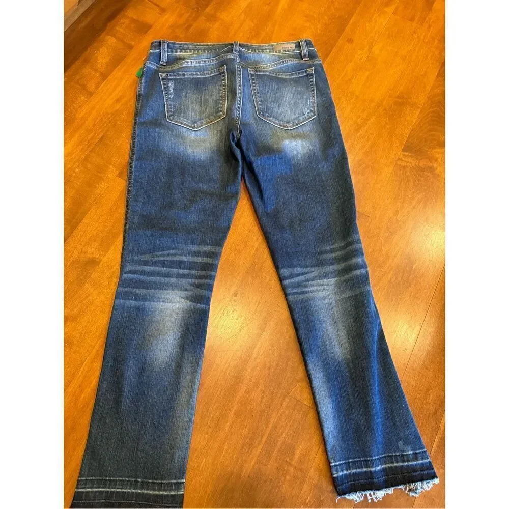 Woman’s miss me ankle crop jeans
